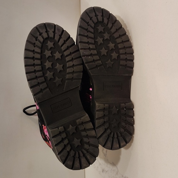 Steve Madden JBetty Black Multicolor Floral Combat Boot Size 3 Girls - Picture 3 of 9